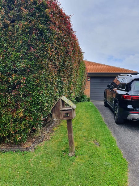 11 Earnslaw Crescent, Clover Park, Auckland - Carousel 2