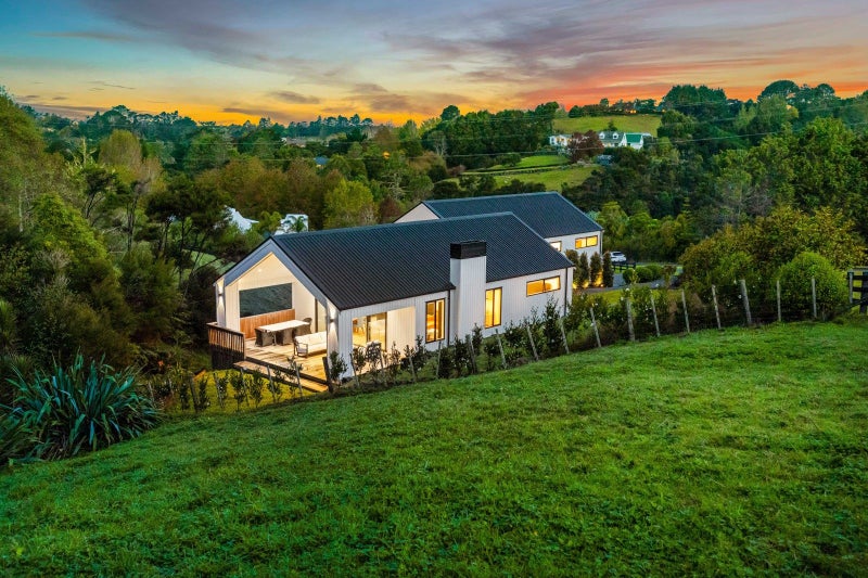 8 Collings Drive, Lucas Heights, Albany - Carousel 2