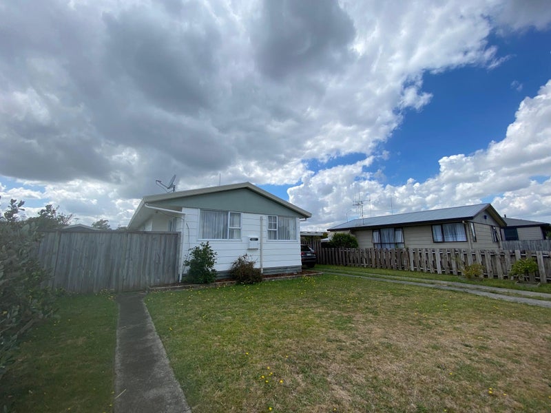 4 Gillett Lane, Enderley, Hamilton - Carousel 1