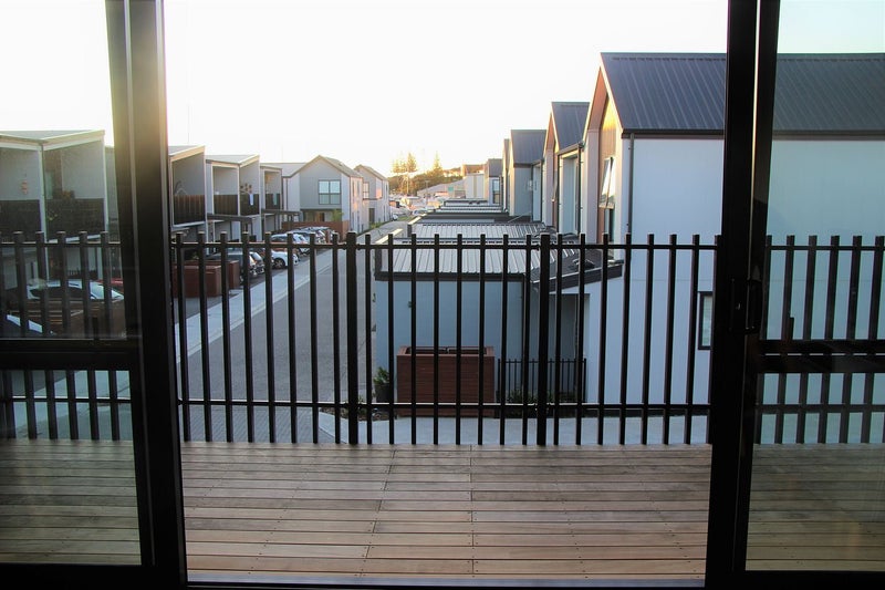 2/16 Unga Place, Beachlands, Auckland - Carousel 11