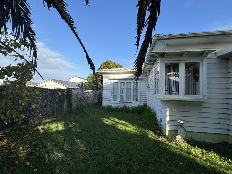 1/3170 Great North Road, New Lynn, Auckland - Carousel 12