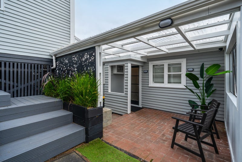 53 Handyside Street, Tawa, Wellington - Carousel 2