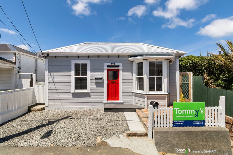 2 Prince Street, Mount Victoria, Wellington - Carousel 1