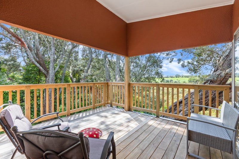 31 Seacombe Road, Point Chevalier, Auckland - Carousel 2