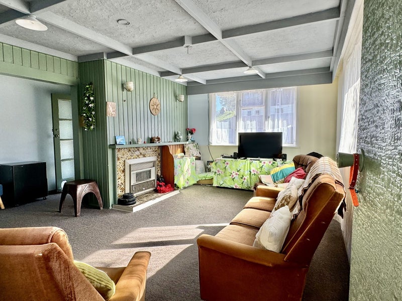 102 Champion Street, Cannons Creek, Porirua - Carousel 2