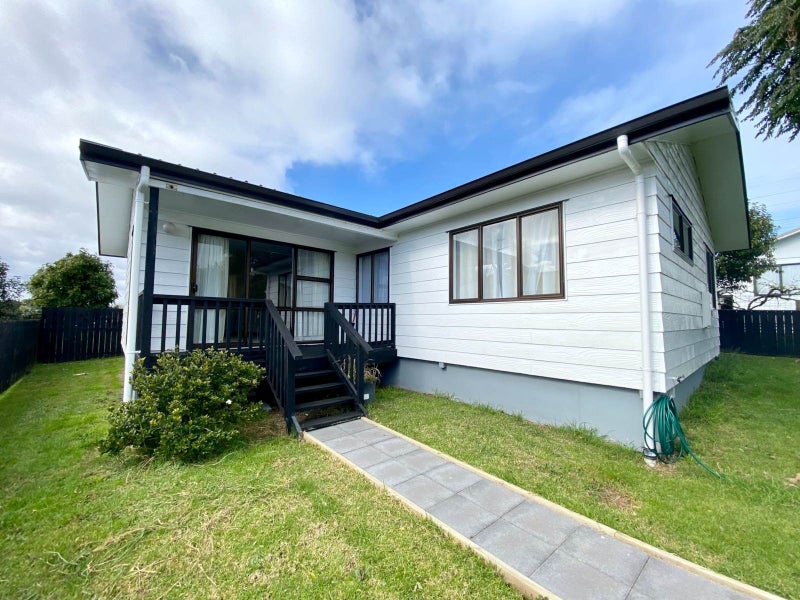 2/30 Jarman Road, Mount Wellington, Auckland - Carousel 1