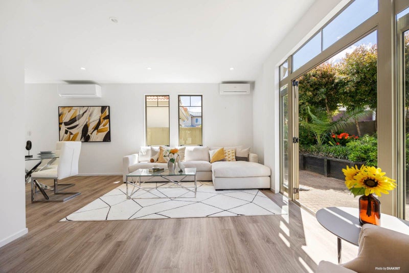 7 Goodland Street, Royal Oak, Auckland - Carousel 2