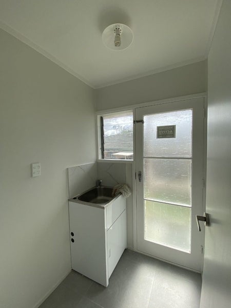 1/55 Fruitvale Road, New Lynn, Auckland - Carousel 12