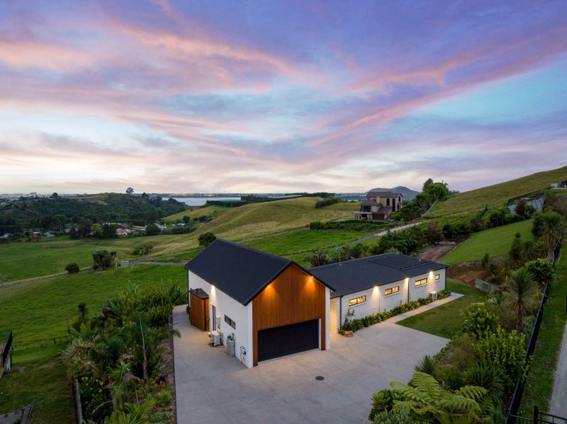 65 Oceana Drive, Welcome Bay, Tauranga - Carousel 1