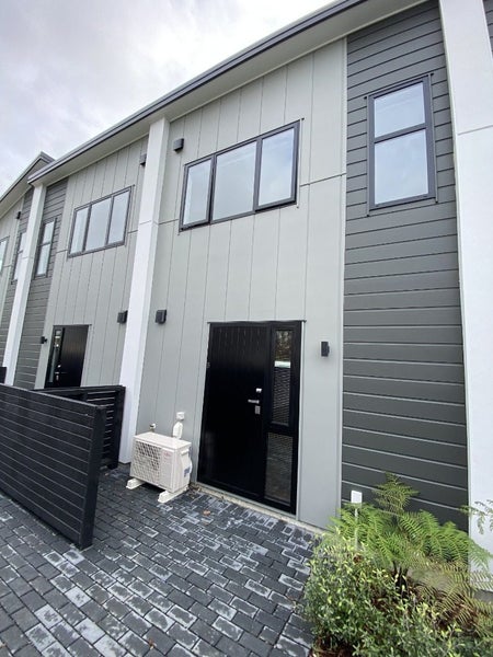 6/66 Metcalfe Road, Ranui, Auckland - Carousel 1
