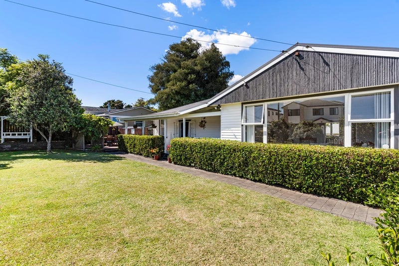 1 Kelvyn Grove, Hillpark, Auckland - Carousel 2