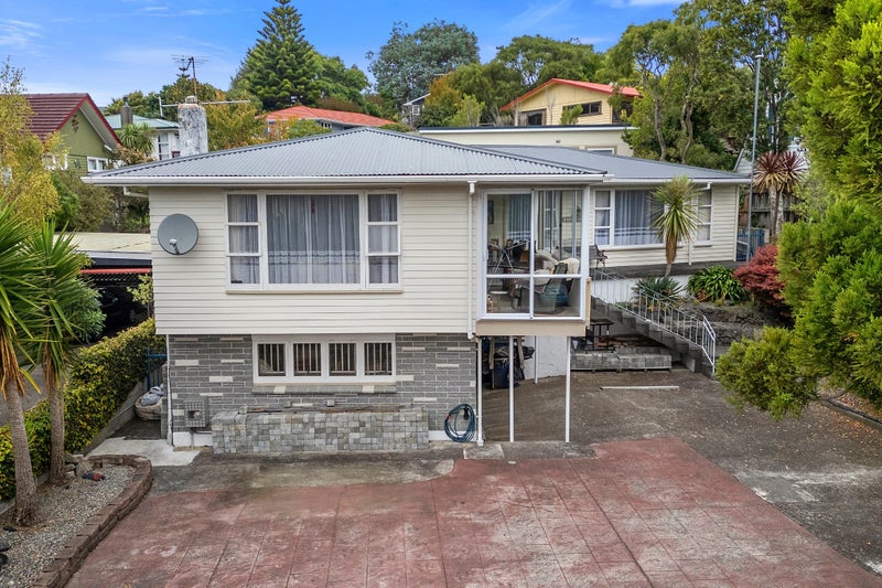 47 Holborn Drive, Stokes Valley, Lower Hutt - Carousel 1