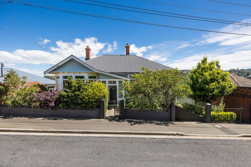 29 Mataora Road, Kenmure, Dunedin - Carousel 1