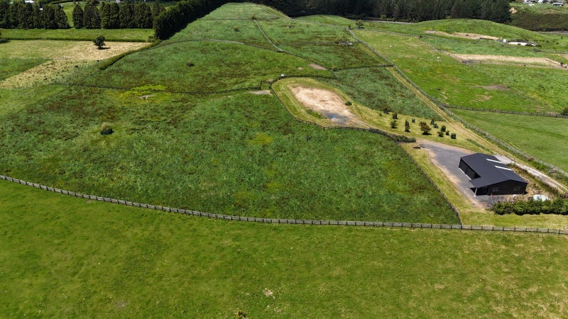 22 Betty May Drive, Pyes Pa, Tauranga - Carousel 1