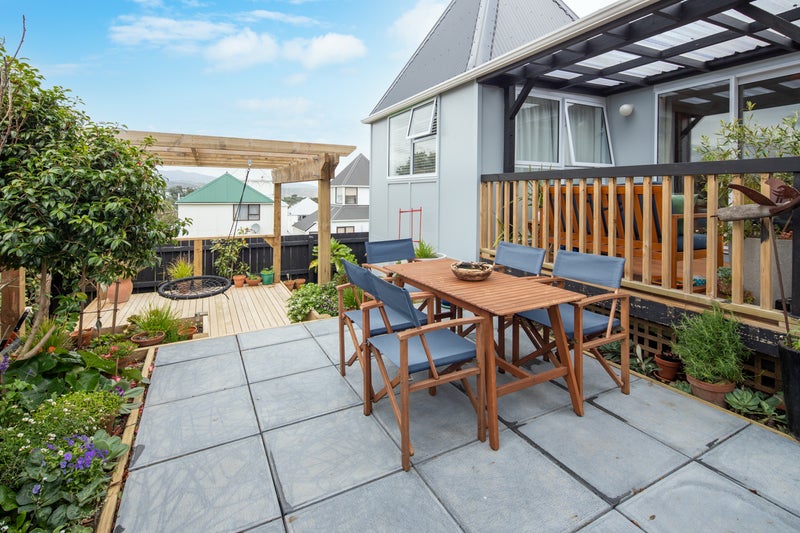 142 Akaroa Drive, Maupuia, Wellington - Carousel 1