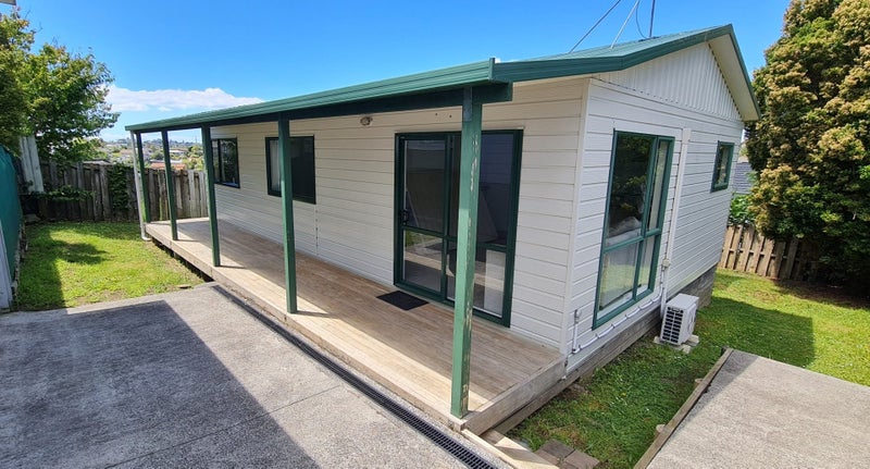 33 Athena Drive, Totara Vale, Auckland - Carousel 13