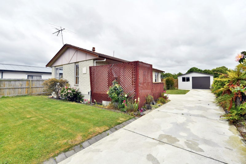31 Denniston Crescent, Redwood, Christchurch - Carousel 1