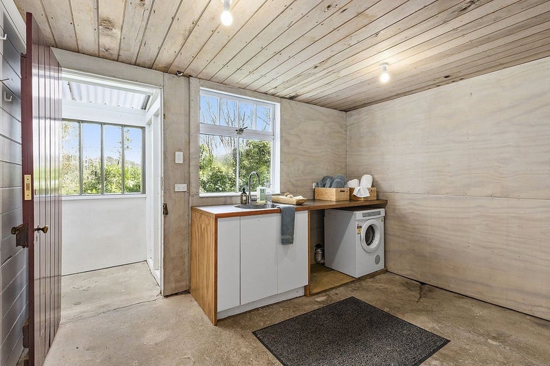 82 Creswick Terrace, Northland, Wellington - Carousel 18