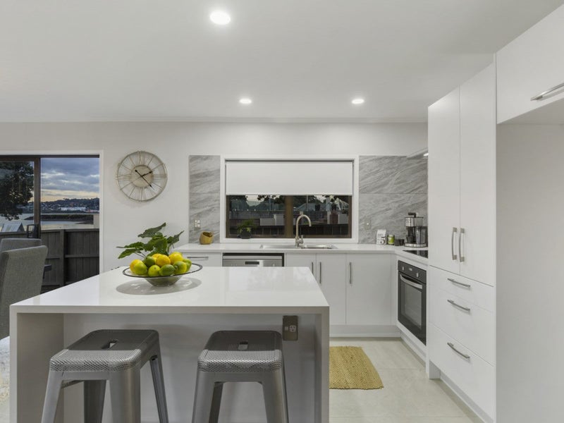 1/42 Kiwi Esplanade, Māngere Bridge, Auckland - Carousel 1