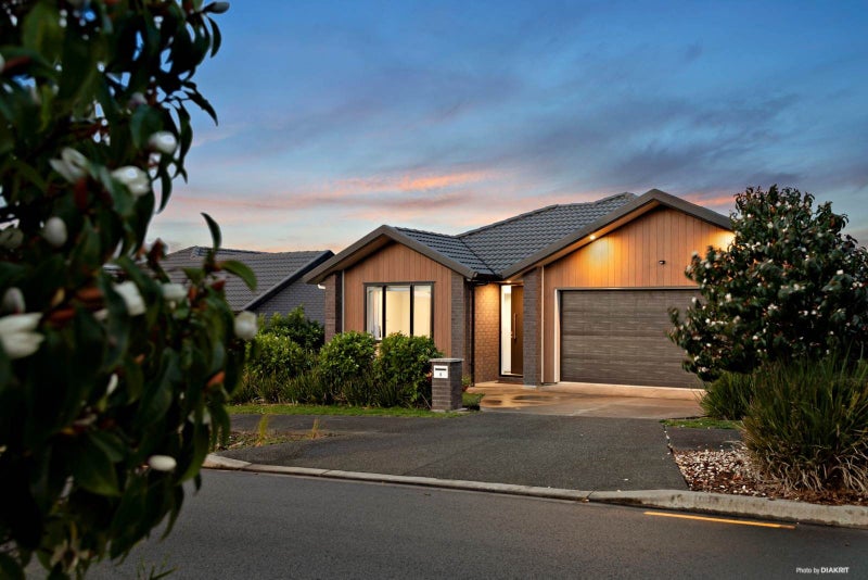 8 Buddle Road, Pukekohe, Auckland - Carousel 1