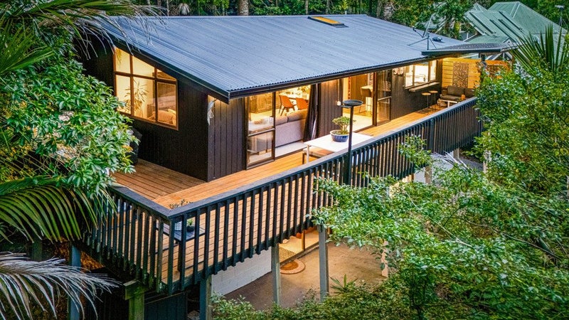 59 Otitori Bay Road, Titirangi, Auckland - Carousel 1