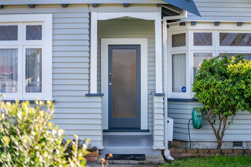 43 Kensington Avenue, Petone, Lower Hutt - Carousel 1