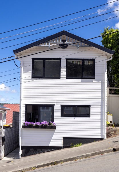 1A Port Street, Mount Victoria, Wellington - Carousel 1
