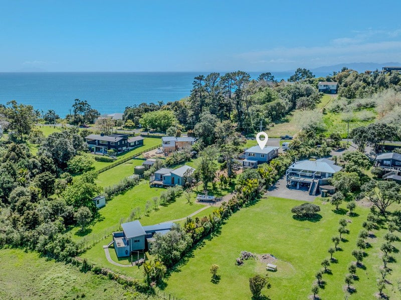 435 Sea View Road, Onetangi, Waiheke Island - Carousel 2