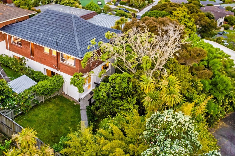 2/4 Helvetia Drive, Browns Bay, Auckland - Carousel 2