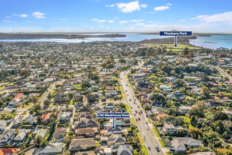 1/30 Bleakhouse Road, Mellons Bay, Auckland - Carousel 2