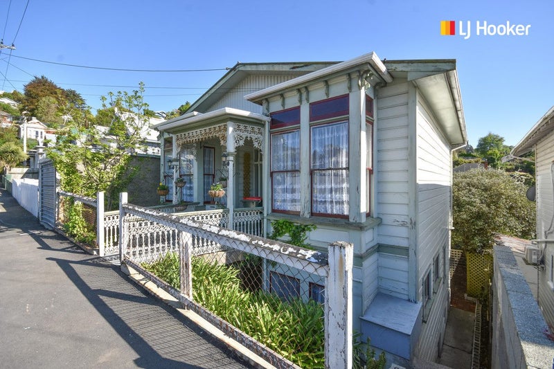 6 Macbeth Street, Caversham, Dunedin - Carousel 1