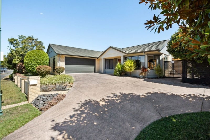 76 Huntington Drive, Huntington, Hamilton - Carousel 1