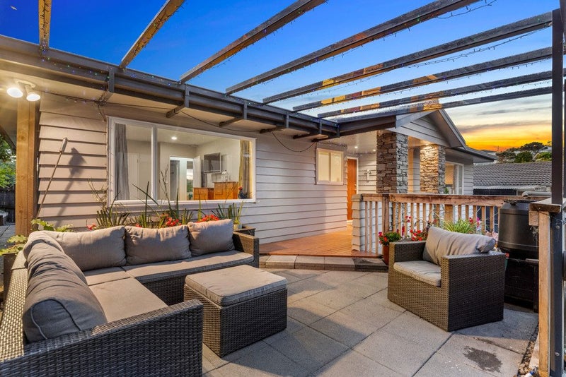 57A Lavery Place, Sunnynook, Auckland - Carousel 1