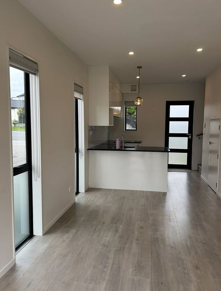 5/36 Westgate Drive, Westgate, Auckland - Carousel 2