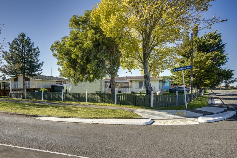2 Amundsen Avenue, Flaxmere, Hastings - Carousel 1