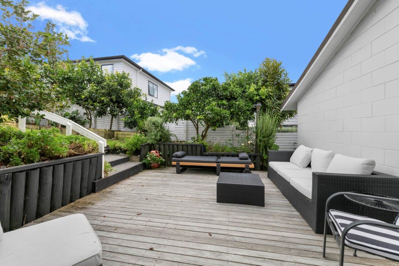 1/25 Deep Creek Road, Waiake, Auckland - Carousel 2