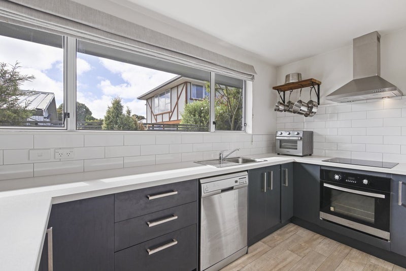 2/21 Medway Street, Richmond, Christchurch - Carousel 2