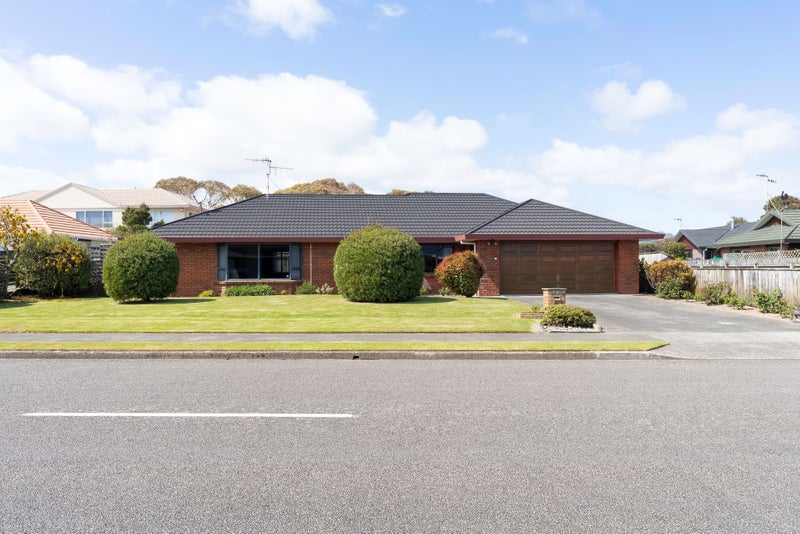 74 Cedar Drive, Paraparaumu Beach, Paraparaumu - Carousel 1