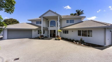 10 Aristoy Close, Conifer Grove, Takanini - Carousel 1