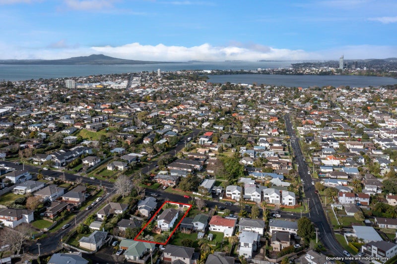 51 Gordon Avenue, Forrest Hill, Auckland - Carousel 2