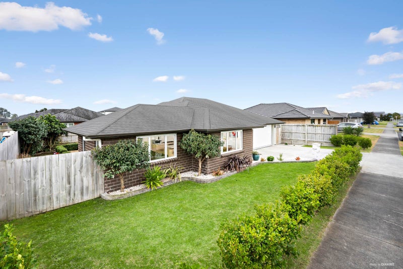11 Dalray Avenue, Takanini, Auckland - Carousel 1