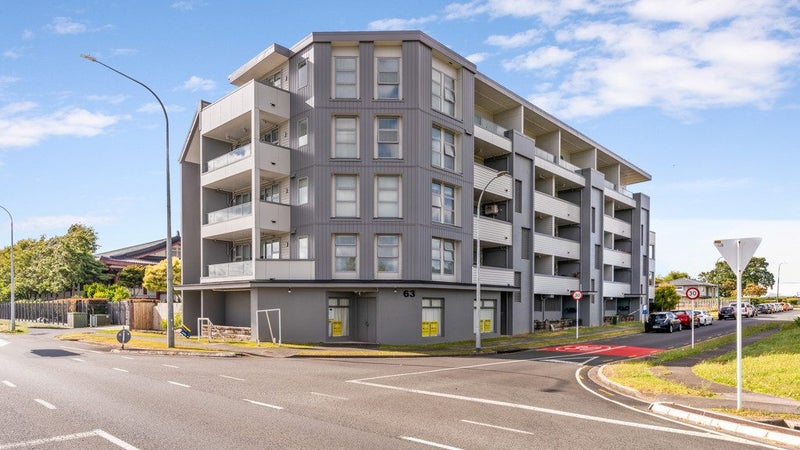 11/63 Kestev Drive, Flat Bush, Auckland - Carousel 1