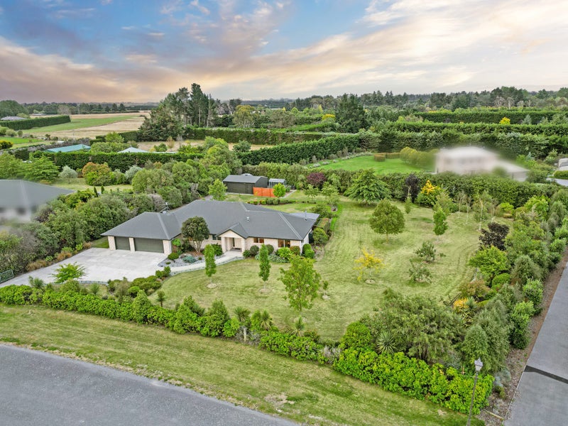 7 Stone Eyre Place, Rangiora - Carousel 1