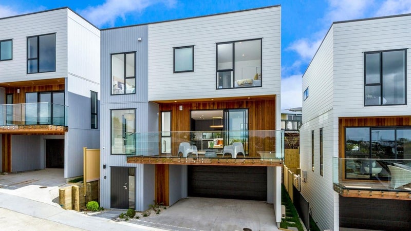 591C East Coast Road, Browns Bay, Auckland - Carousel 1