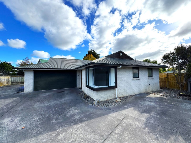 7B Harrow Place, Hokowhitu, Palmerston North - Carousel 1