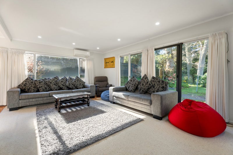 10 Murvale Drive, Bucklands Beach, Auckland - Carousel 1