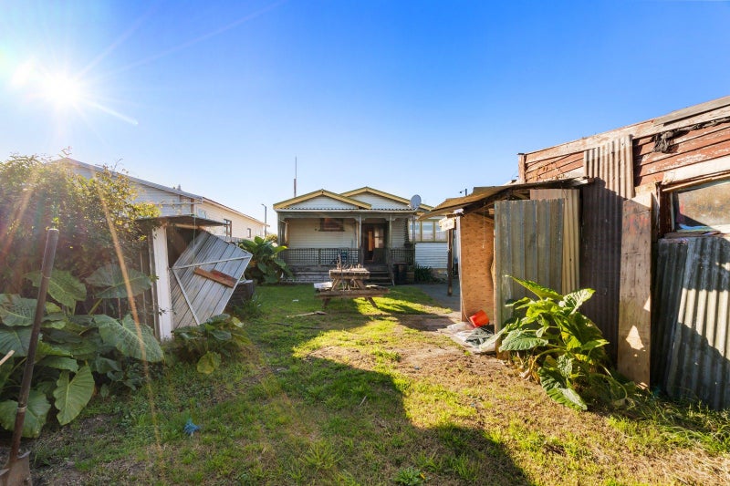8 Ellison Street, Napier South, Napier - Carousel 11