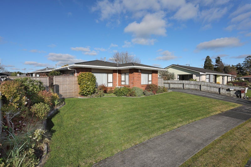 1A Mcilwaine Place, Marton - Carousel 1
