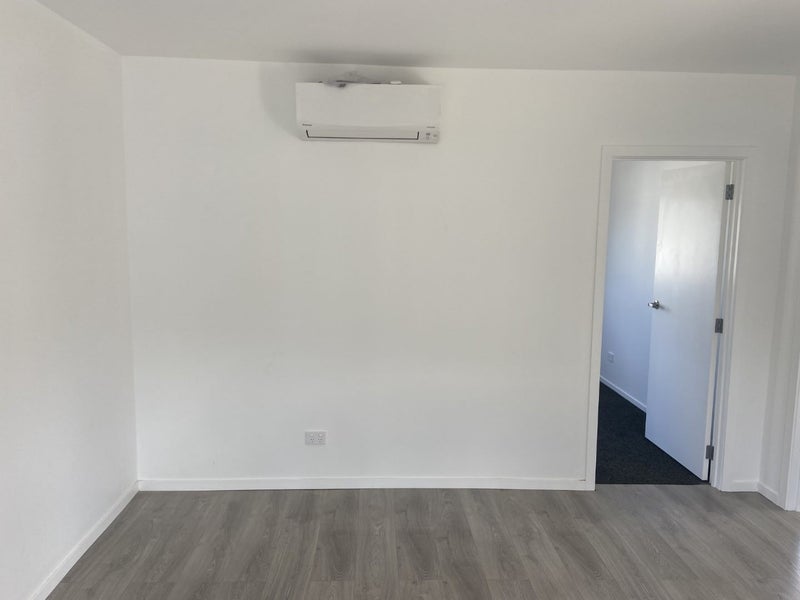 11 Awaroa Road, Sunnyvale, Auckland - Carousel 7