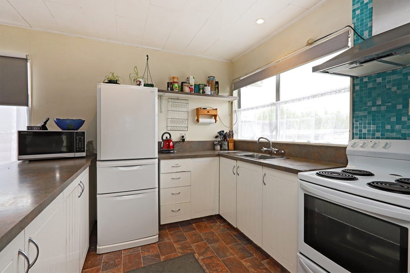 2 Yarmouth Road, Flaxmere, Hastings - Carousel 1